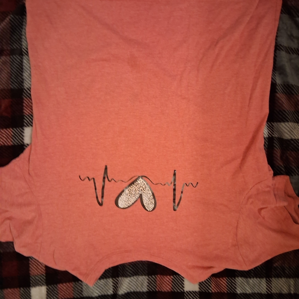 Heartbeat Graphic Coral T-Shirt